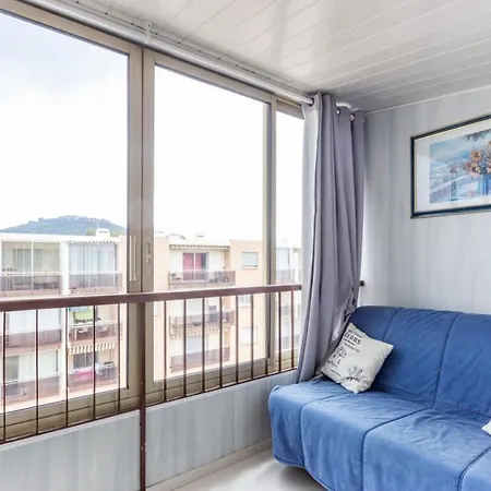 Charming 36M With Loggia Near The Beach