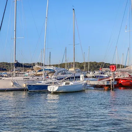 Charming 36M With Loggia Near The Beach 아파트 *